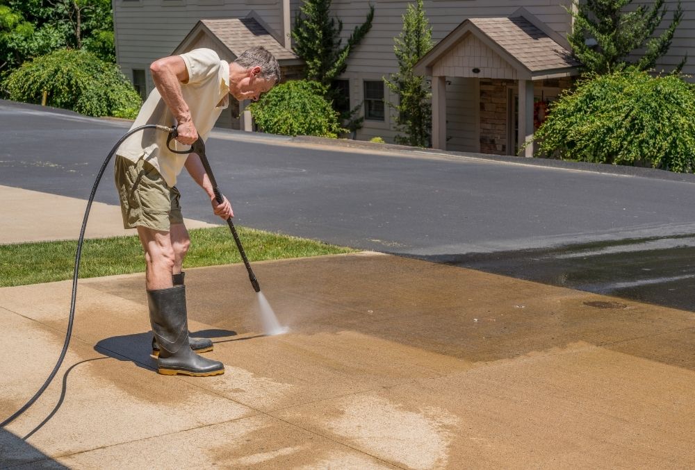 pressure cleaning concrete driveway
